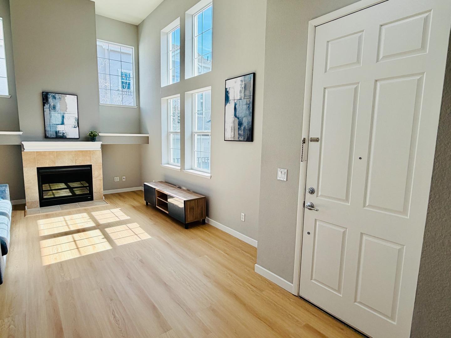 Detail Gallery Image 3 of 50 For 562 Montego Ter, Sunnyvale,  CA 94089 - 4 Beds | 3 Baths