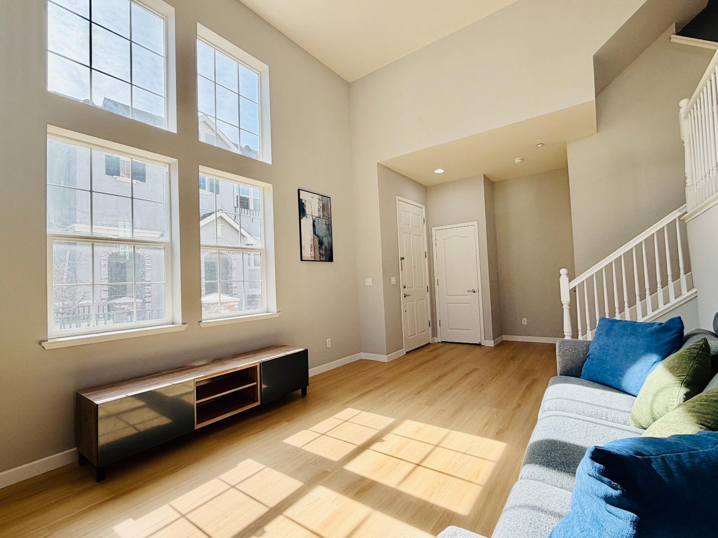 Detail Gallery Image 7 of 50 For 562 Montego Ter, Sunnyvale,  CA 94089 - 4 Beds | 3 Baths