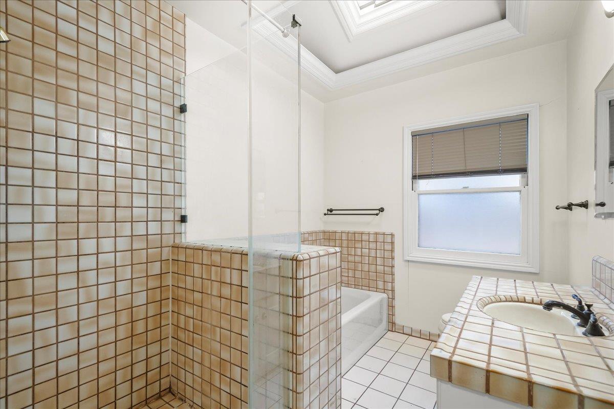 Detail Gallery Image 14 of 16 For 1180 Rosewood Ave, San Carlos,  CA 94070 - 2 Beds | 1 Baths