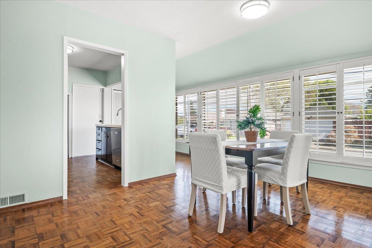 Detail Gallery Image 7 of 16 For 1180 Rosewood Ave, San Carlos,  CA 94070 - 2 Beds | 1 Baths