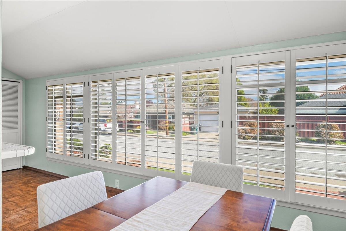Detail Gallery Image 8 of 16 For 1180 Rosewood Ave, San Carlos,  CA 94070 - 2 Beds | 1 Baths