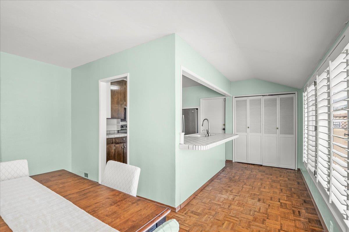 Detail Gallery Image 9 of 16 For 1180 Rosewood Ave, San Carlos,  CA 94070 - 2 Beds | 1 Baths