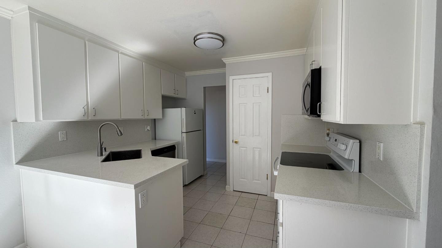 Photo #4: ML82037556 Listing: Photo #4