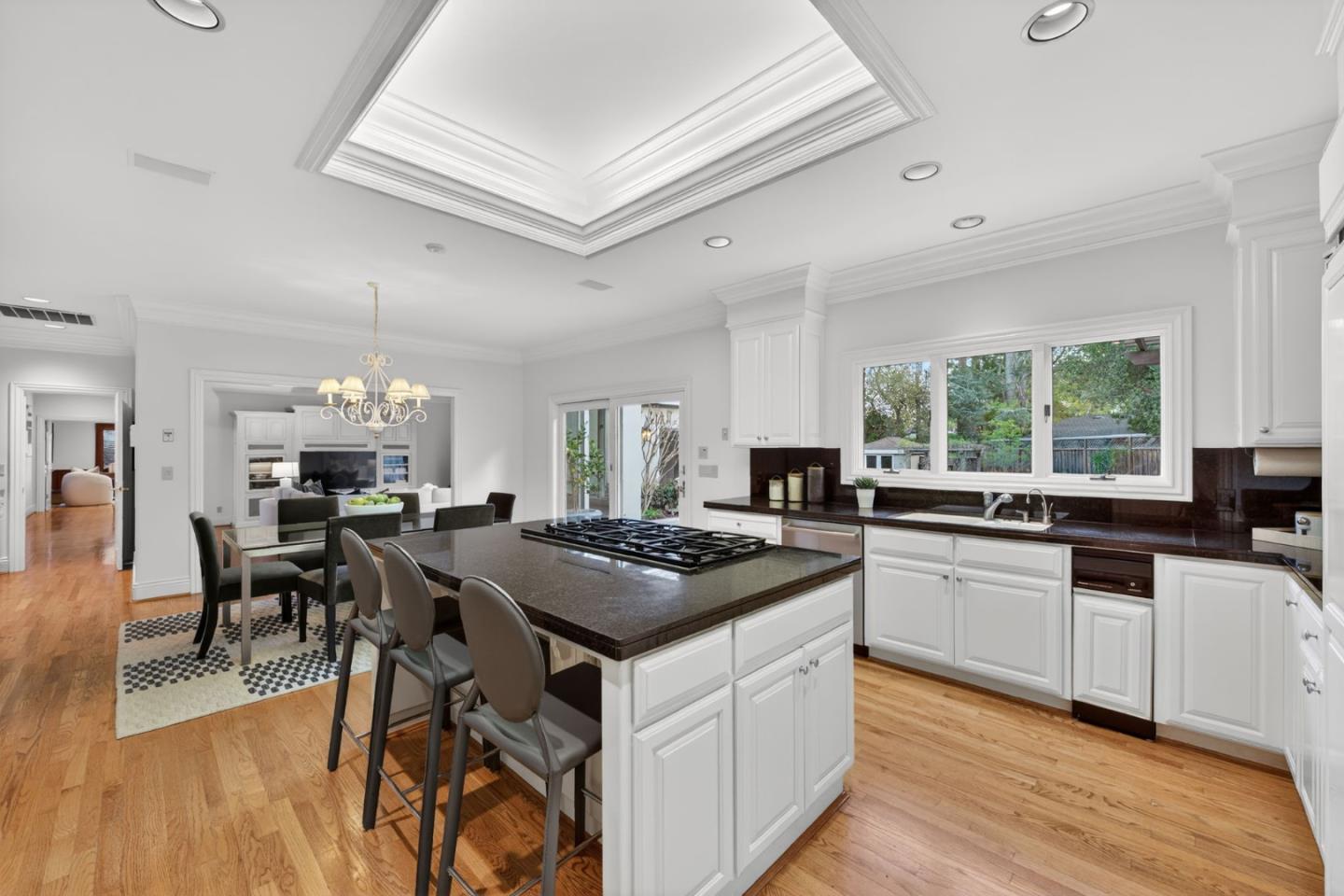 Detail Gallery Image 11 of 37 For 20026 Heritage Oak, Saratoga,  CA 95070 - 4 Beds | 3/1 Baths