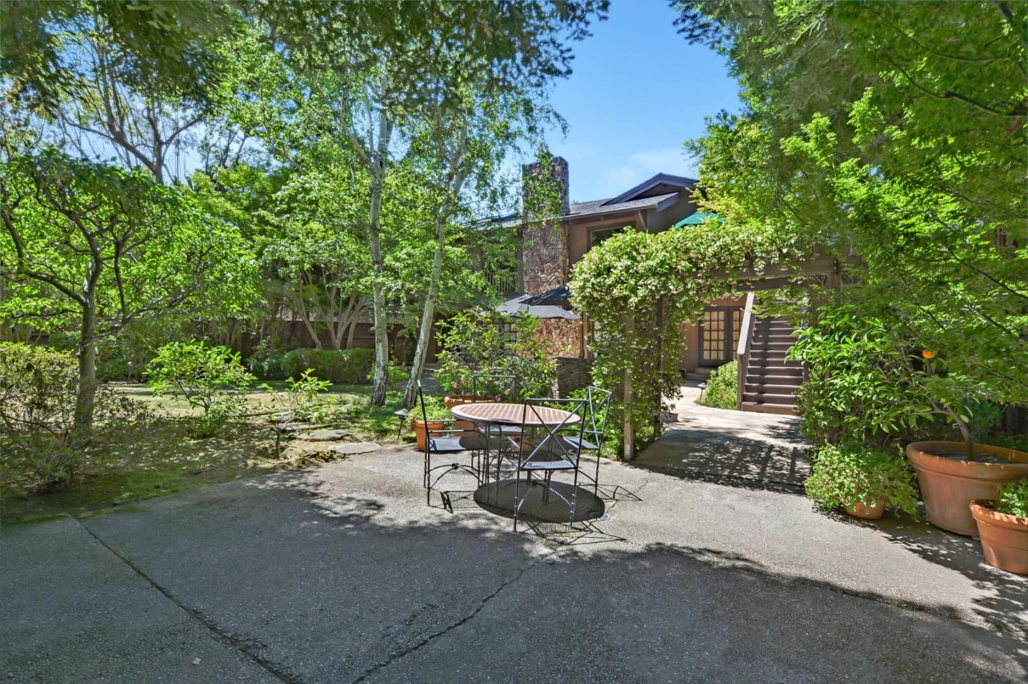 Detail Gallery Image 17 of 21 For 153 Devonshire Blvd, San Carlos,  CA 94070 - 4 Beds | 4/1 Baths