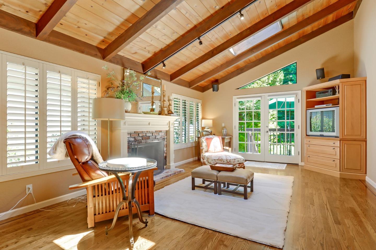 Detail Gallery Image 6 of 21 For 153 Devonshire Blvd, San Carlos,  CA 94070 - 4 Beds | 4/1 Baths