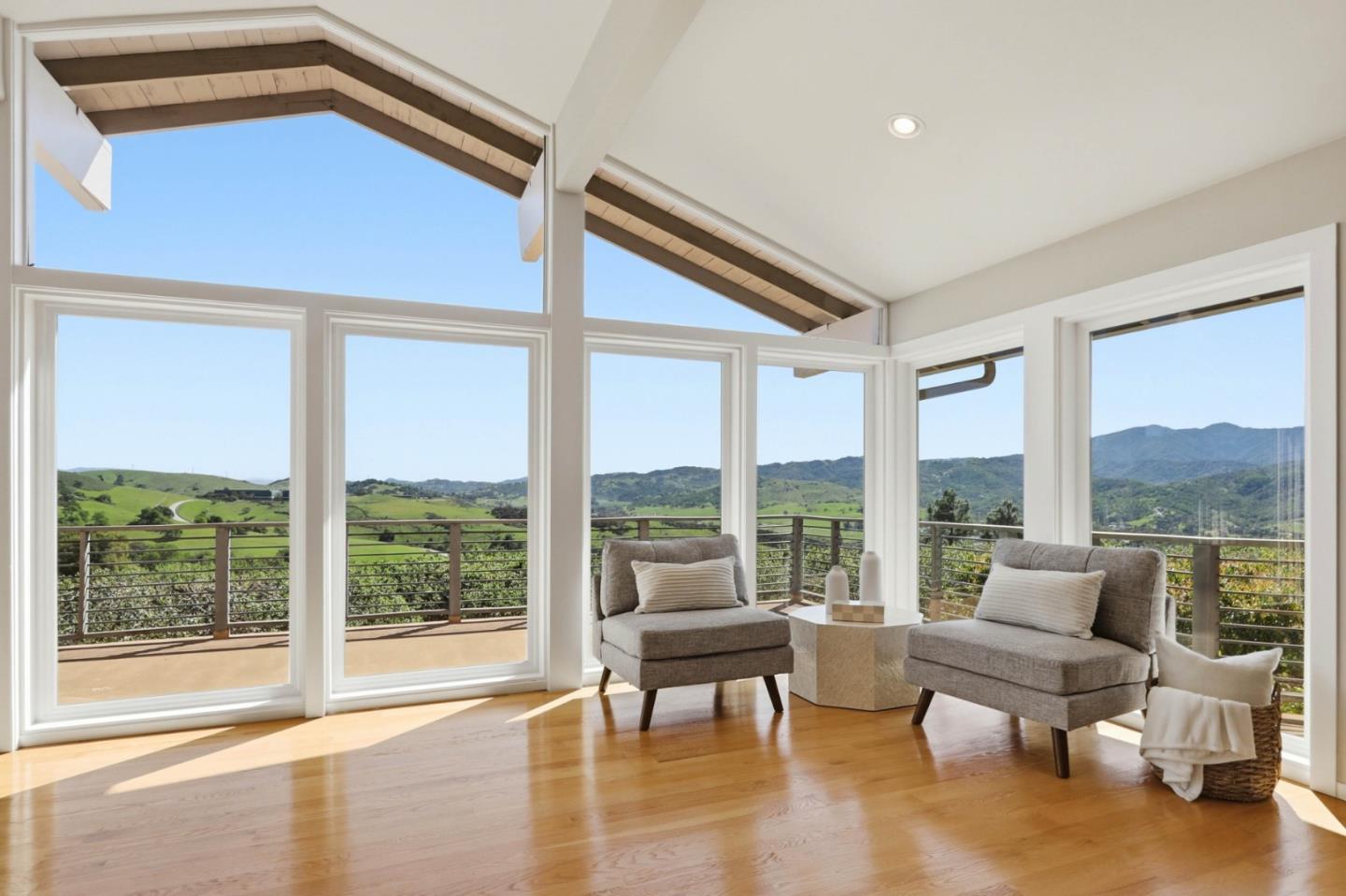 Detail Gallery Image 14 of 102 For 20768 Scenic Vista Dr, San Jose,  CA 95120 - 5 Beds | 3/1 Baths