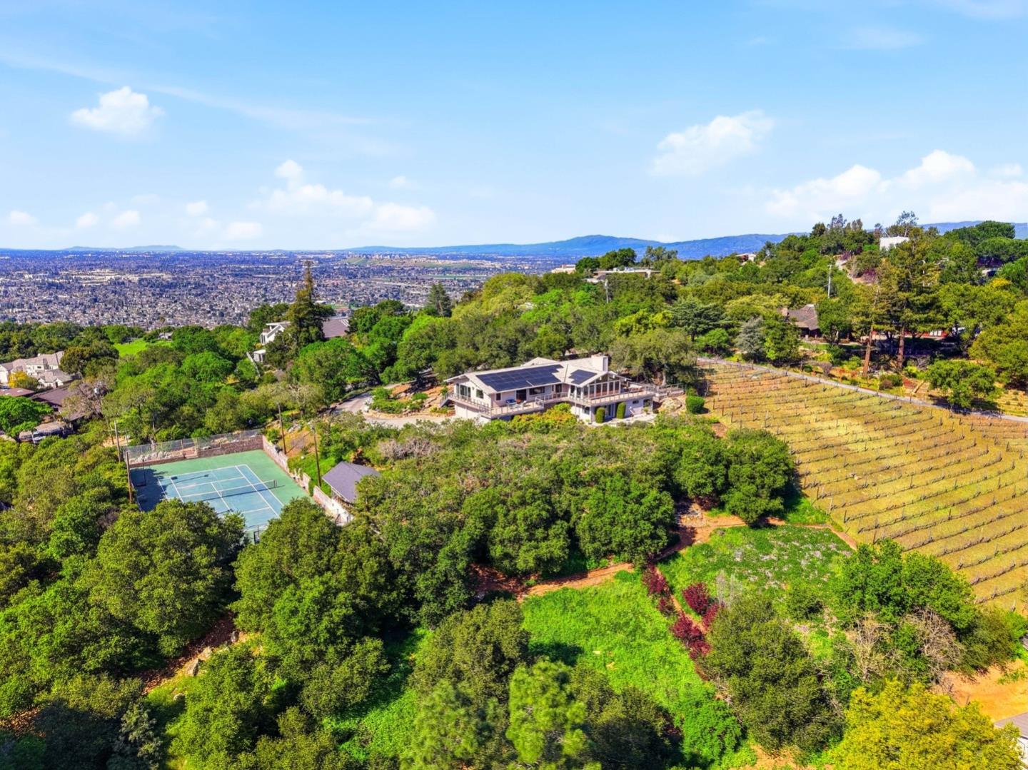 Detail Gallery Image 5 of 102 For 20768 Scenic Vista Dr, San Jose,  CA 95120 - 5 Beds | 3/1 Baths