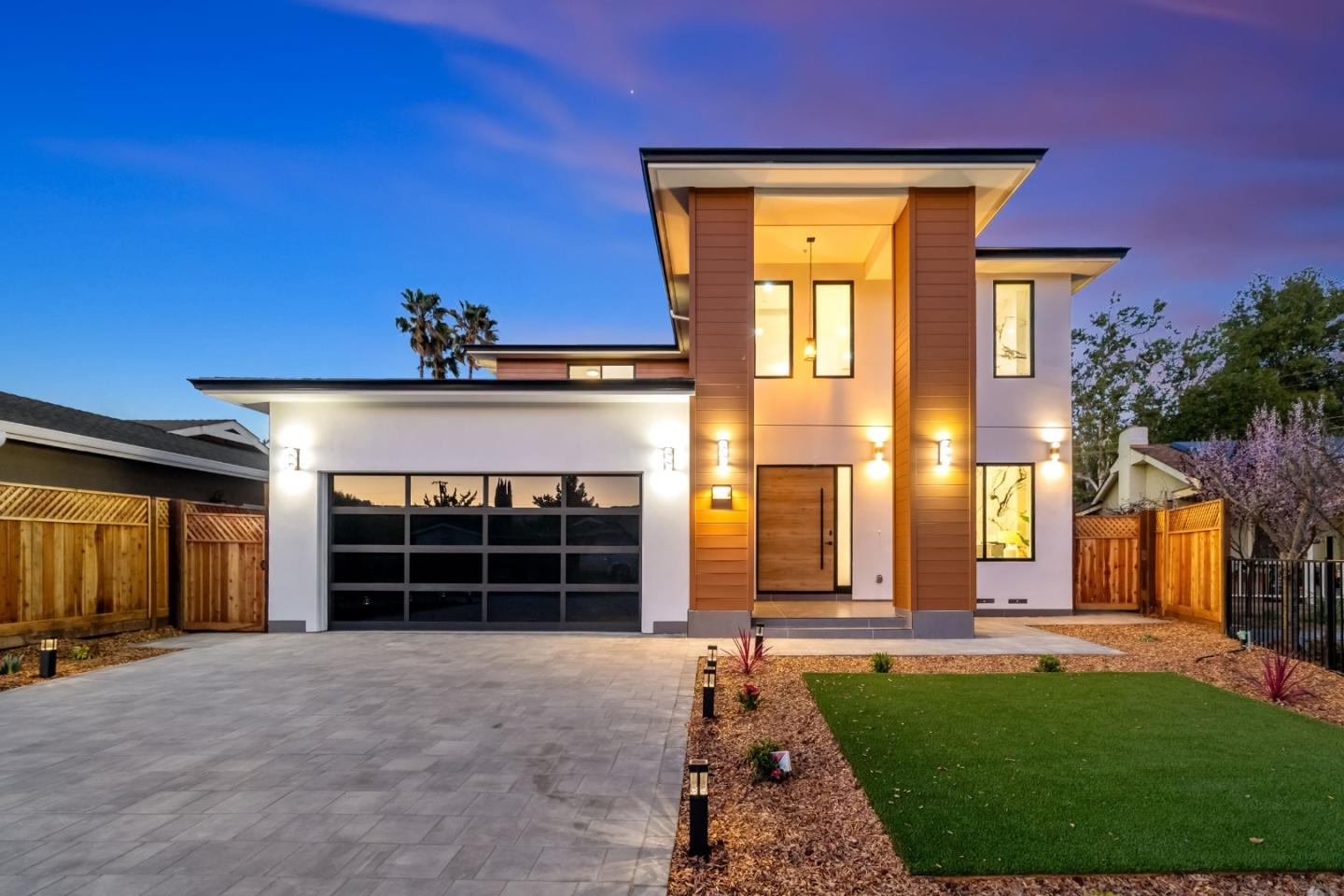 1040 W Riverside Way