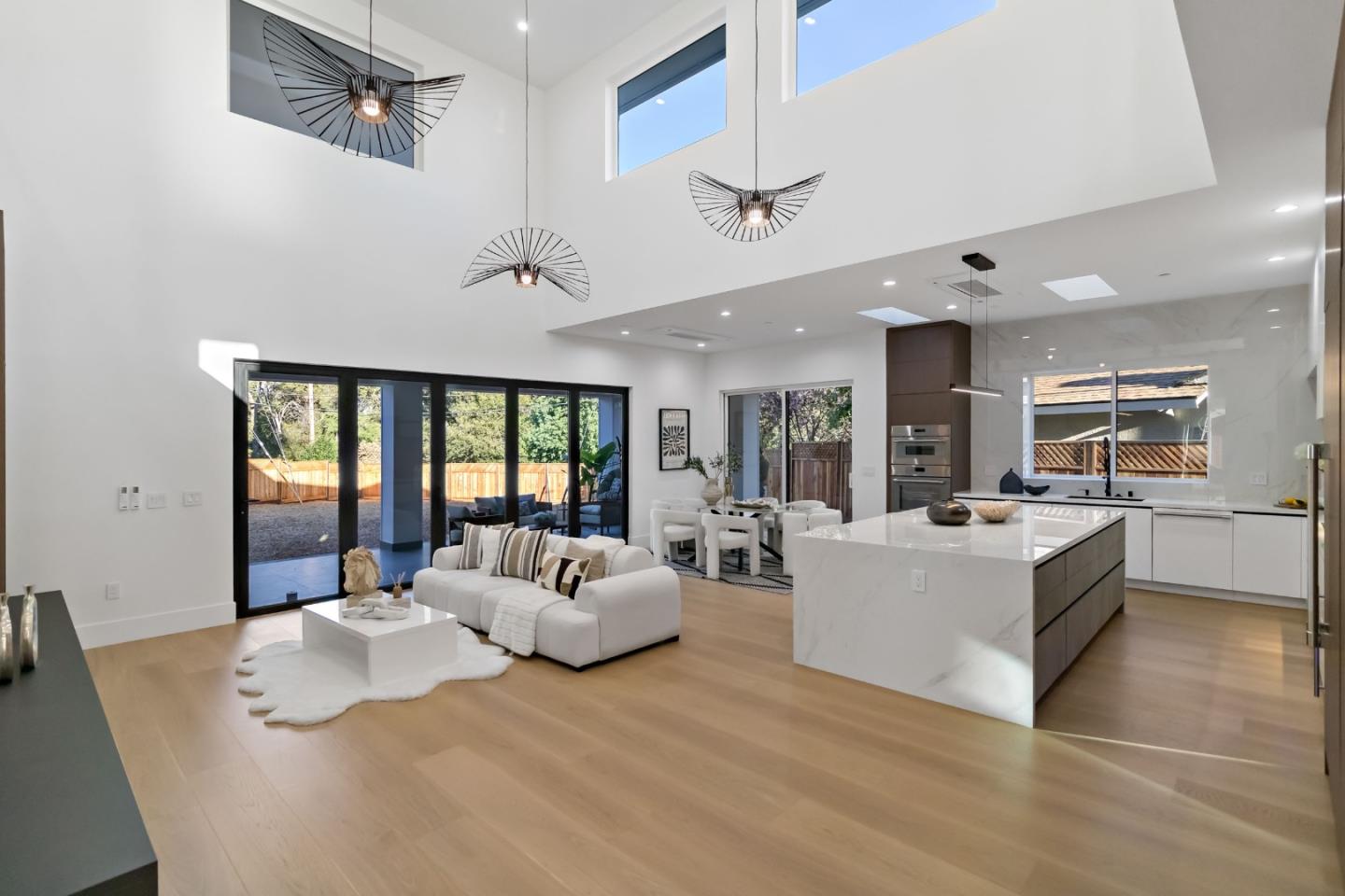 Detail Gallery Image 12 of 72 For 1040 W Riverside Way, San Jose,  CA 95129 - 6 Beds | 5/1 Baths