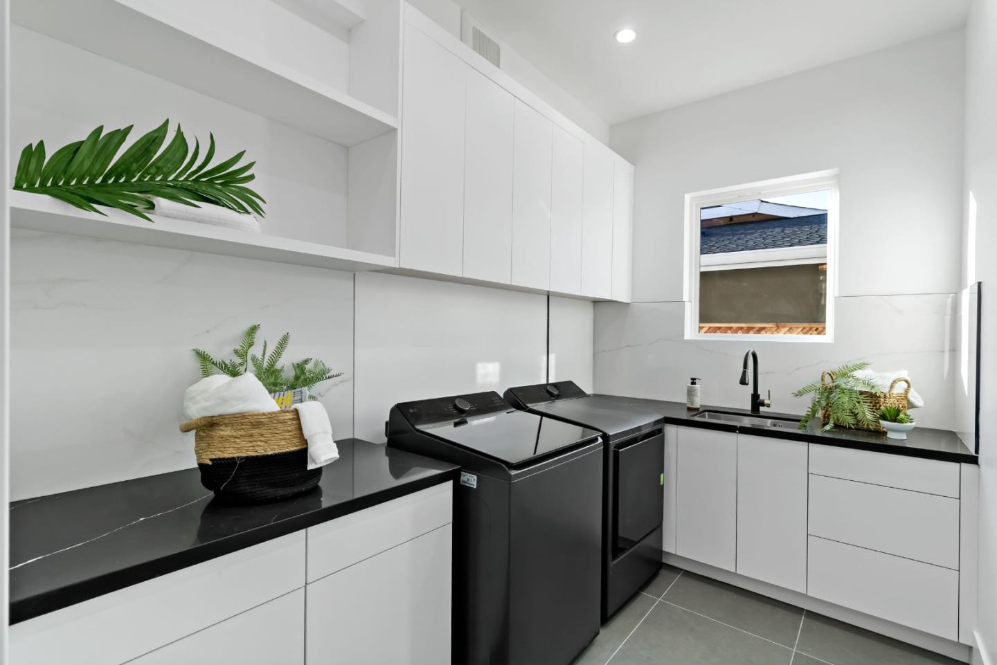 Detail Gallery Image 40 of 72 For 1040 W Riverside Way, San Jose,  CA 95129 - 6 Beds | 5/1 Baths