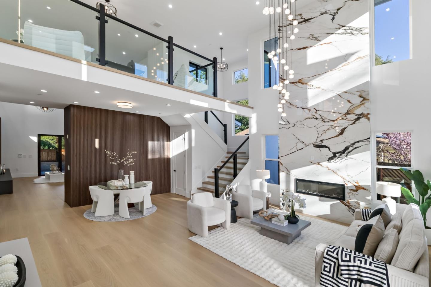 Detail Gallery Image 5 of 72 For 1040 W Riverside Way, San Jose,  CA 95129 - 6 Beds | 5/1 Baths