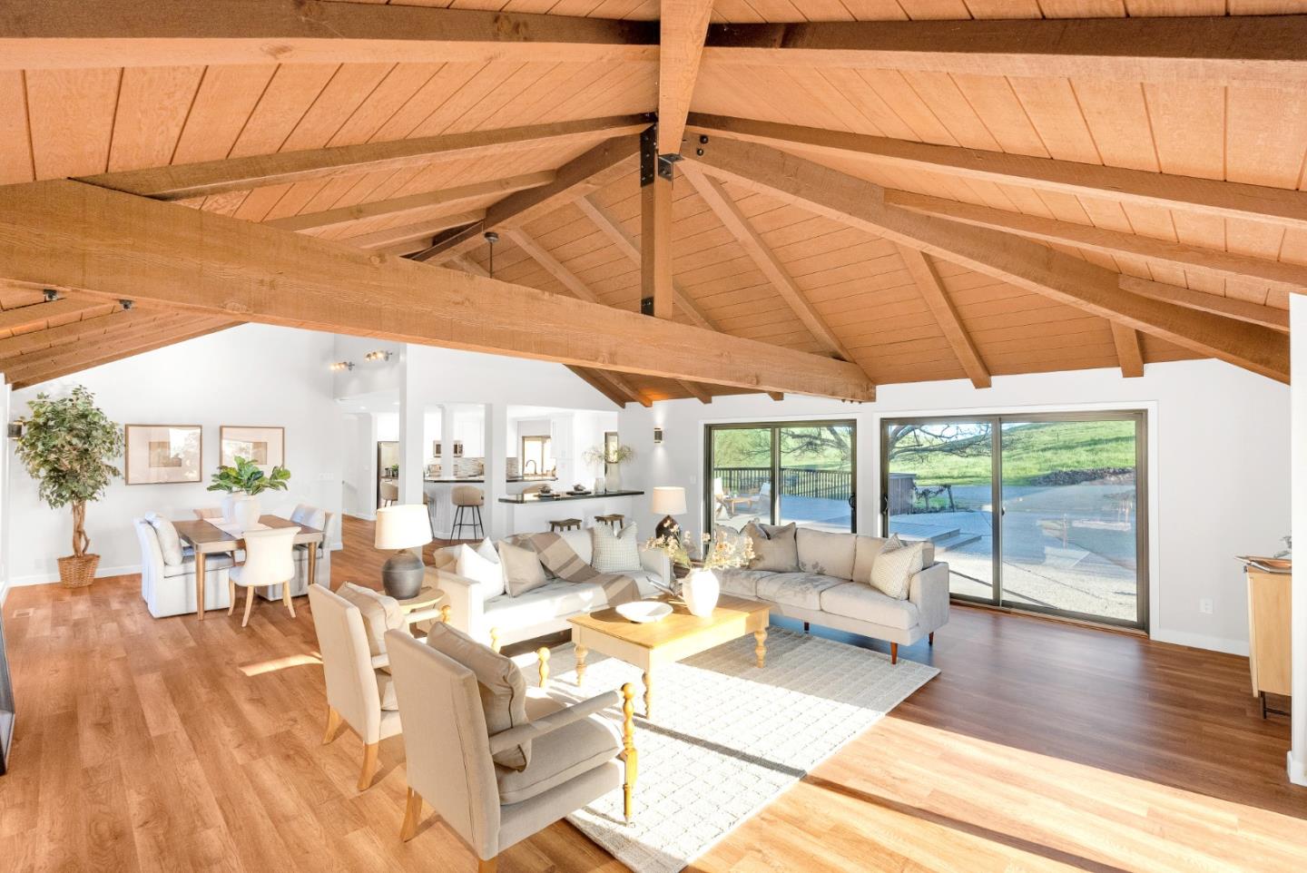 Detail Gallery Image 10 of 48 For 3270 Paseo Vista Ave, San Martin,  CA 95046 - 4 Beds | 3 Baths