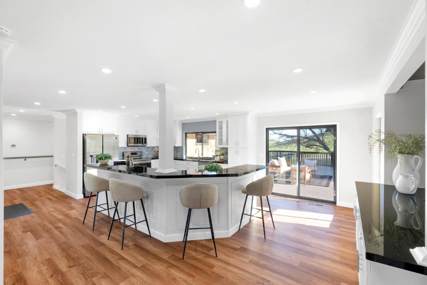 Detail Gallery Image 12 of 48 For 3270 Paseo Vista Ave, San Martin,  CA 95046 - 4 Beds | 3 Baths