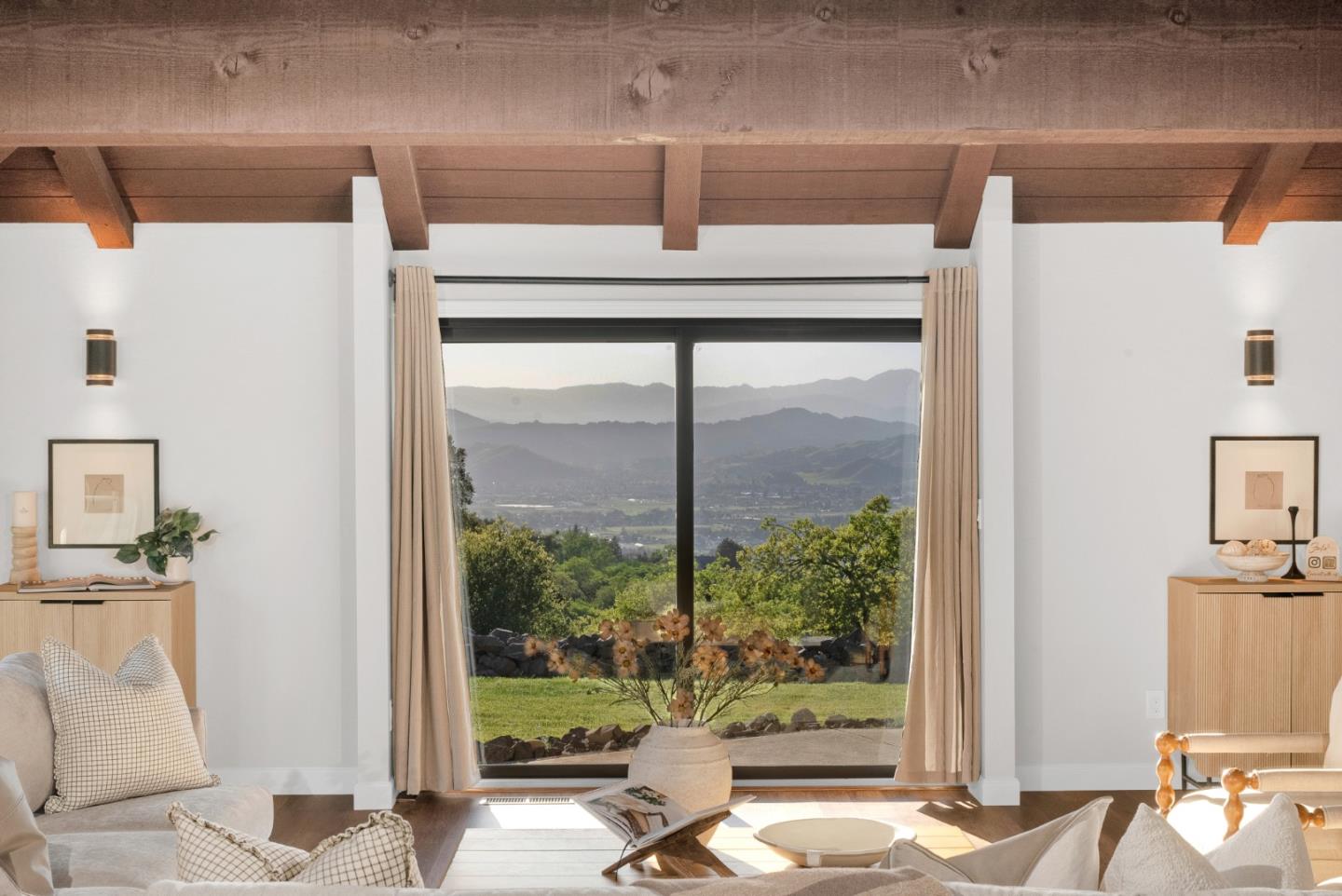 Detail Gallery Image 6 of 48 For 3270 Paseo Vista Ave, San Martin,  CA 95046 - 4 Beds | 3 Baths