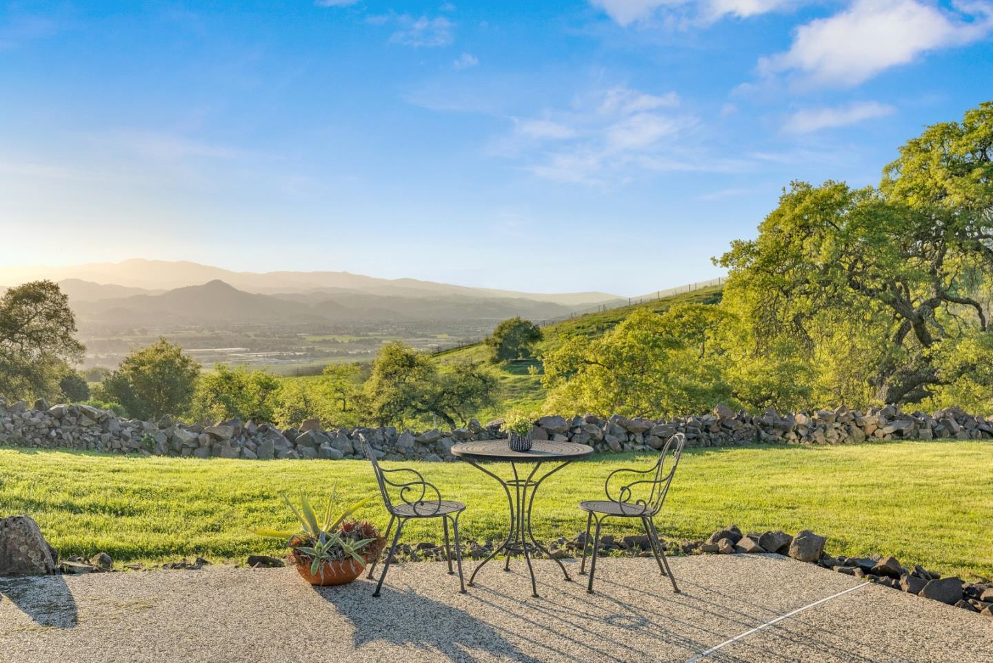 Detail Gallery Image 7 of 48 For 3270 Paseo Vista Ave, San Martin,  CA 95046 - 4 Beds | 3 Baths