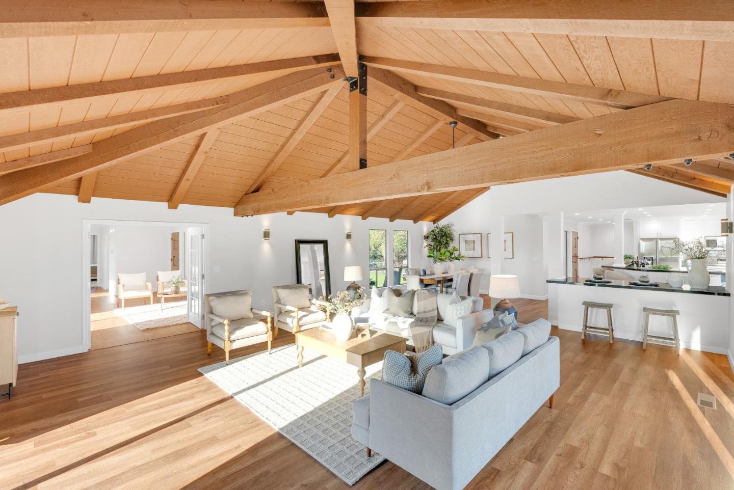 Detail Gallery Image 8 of 48 For 3270 Paseo Vista Ave, San Martin,  CA 95046 - 4 Beds | 3 Baths