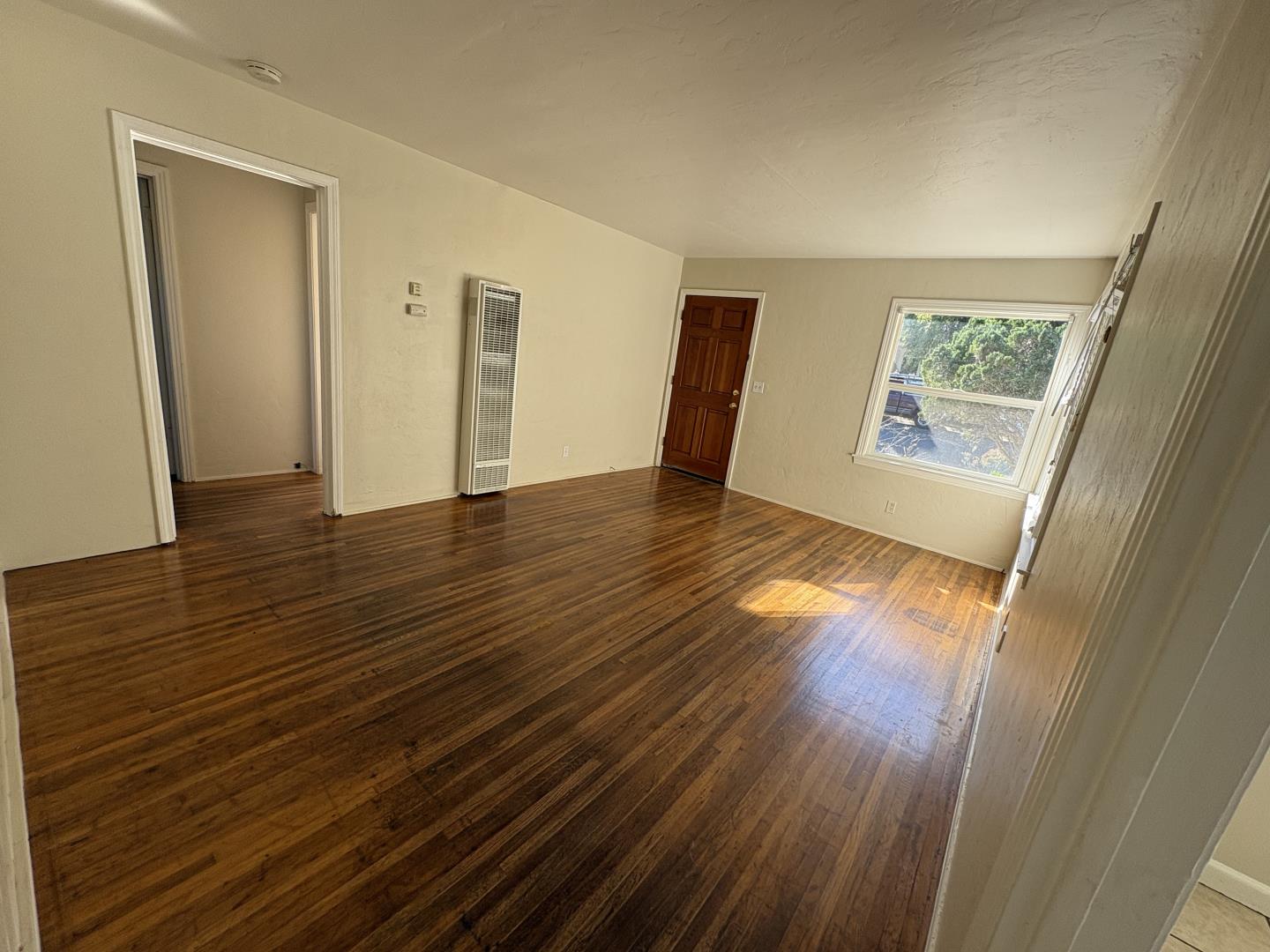 Detail Gallery Image 10 of 19 For 241 Lerwick Dr, Monterey,  CA 93940 - 2 Beds | 1 Baths