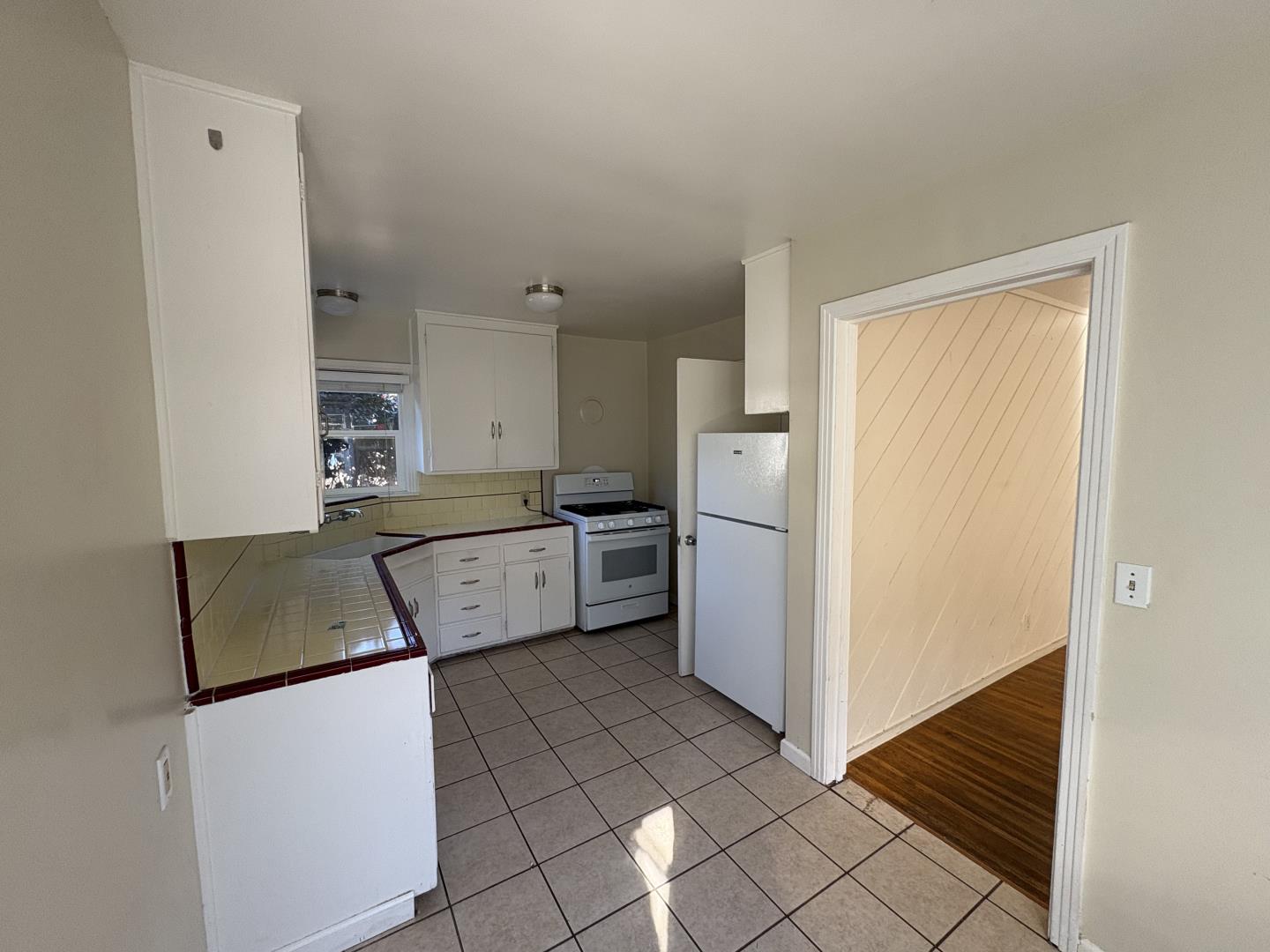 Detail Gallery Image 12 of 19 For 241 Lerwick Dr, Monterey,  CA 93940 - 2 Beds | 1 Baths