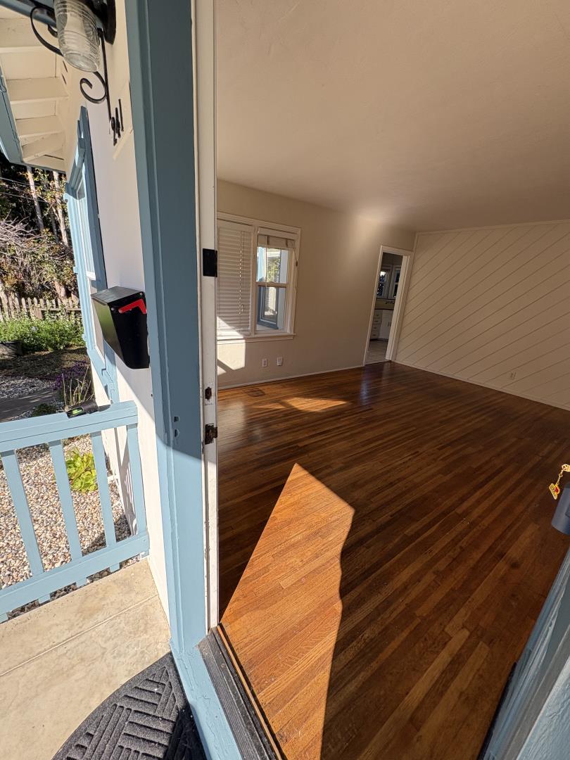 Detail Gallery Image 8 of 19 For 241 Lerwick Dr, Monterey,  CA 93940 - 2 Beds | 1 Baths