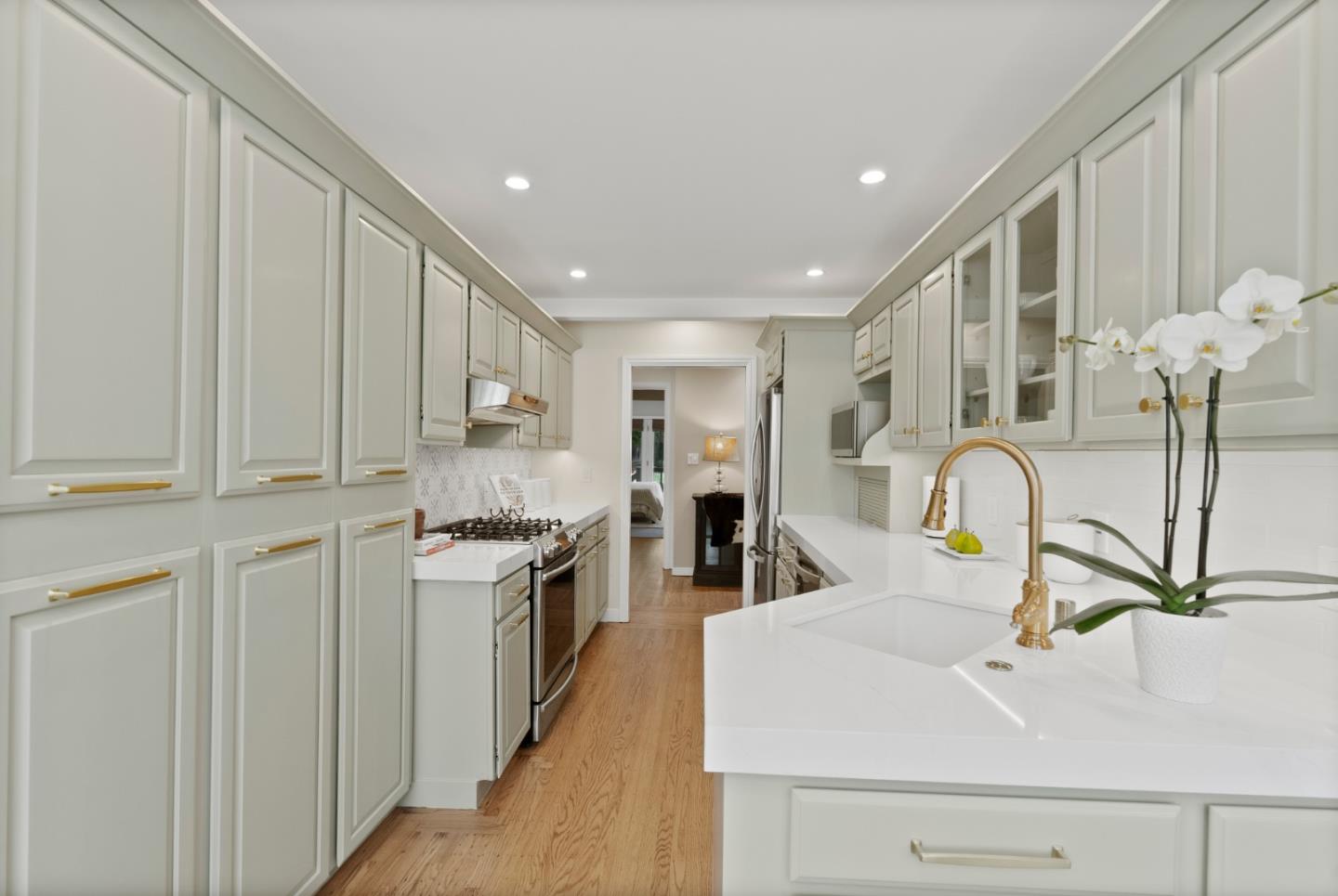 Detail Gallery Image 13 of 46 For 1632 Notre Dame Ave, Belmont,  CA 94002 - 3 Beds | 3 Baths