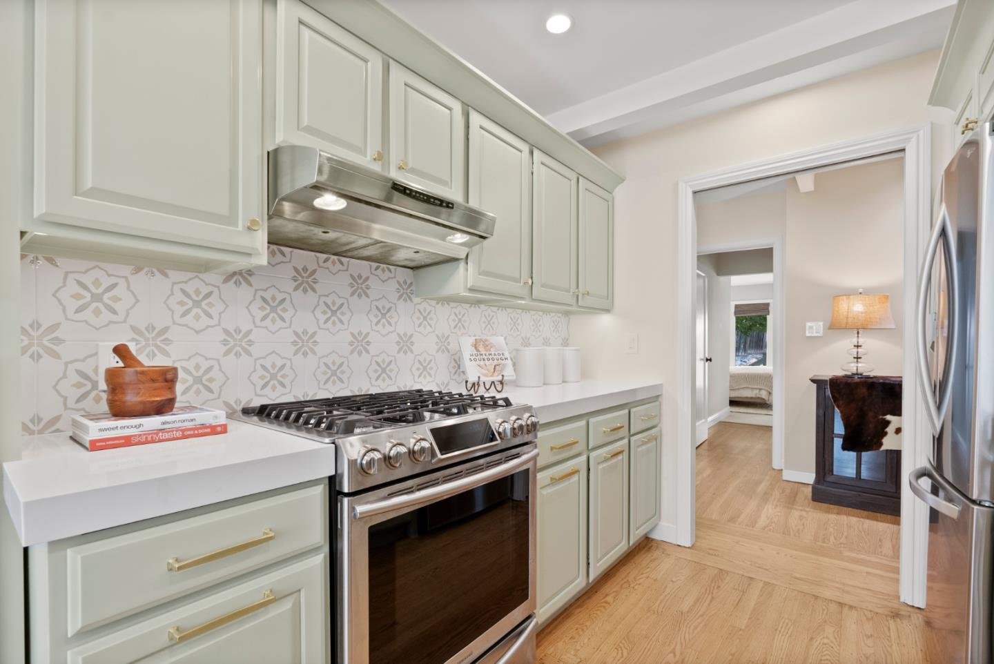 Detail Gallery Image 14 of 46 For 1632 Notre Dame Ave, Belmont,  CA 94002 - 3 Beds | 3 Baths