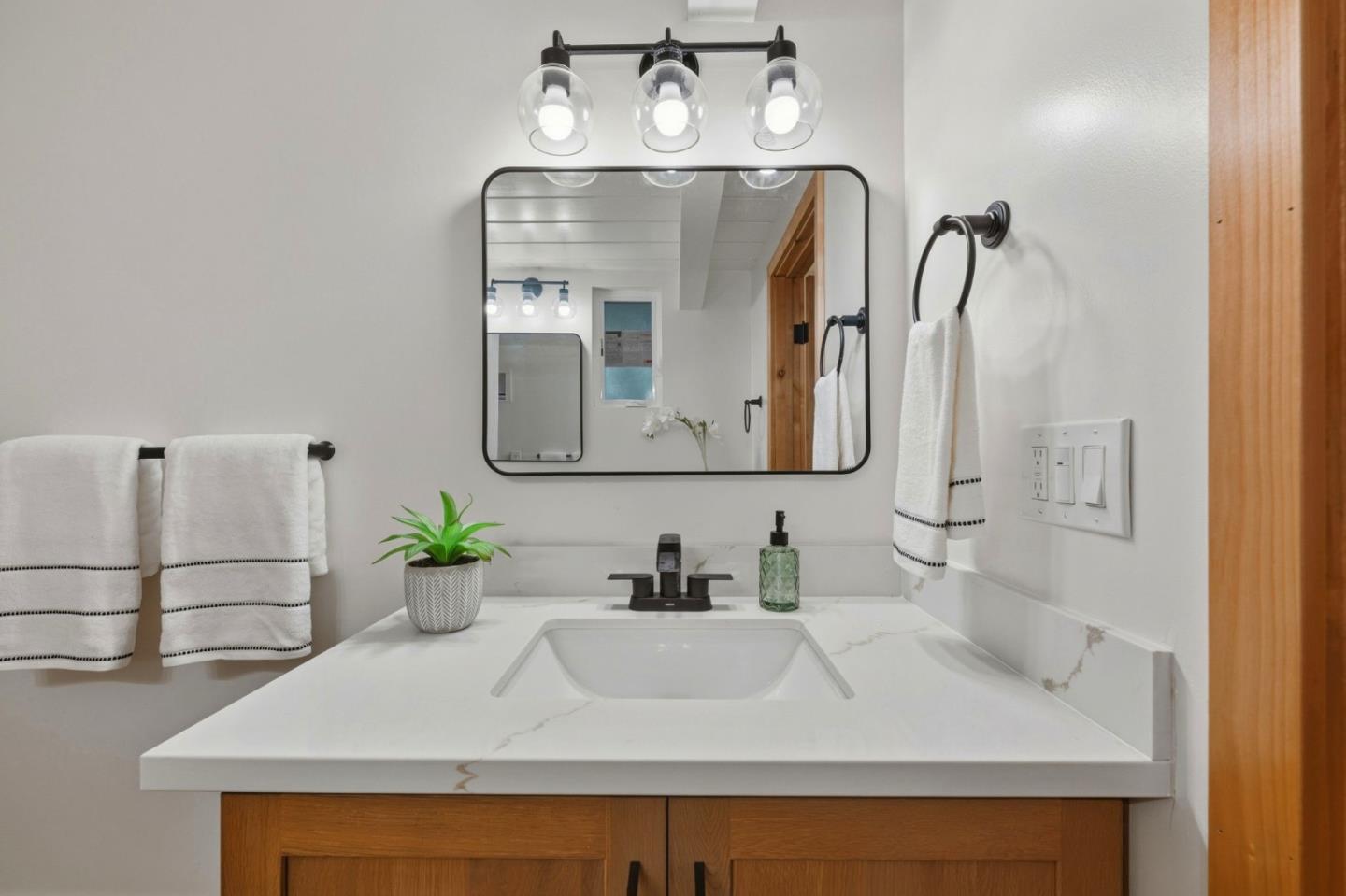 Detail Gallery Image 38 of 48 For 4225 Park Blvd, Palo Alto,  CA 94306 - 4 Beds | 2 Baths