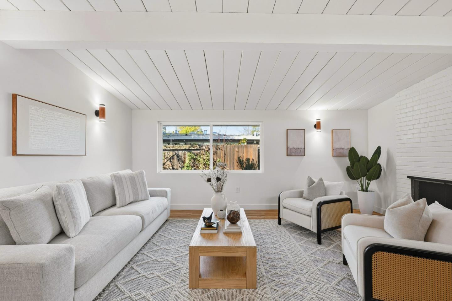 Detail Gallery Image 4 of 48 For 4225 Park Blvd, Palo Alto,  CA 94306 - 4 Beds | 2 Baths