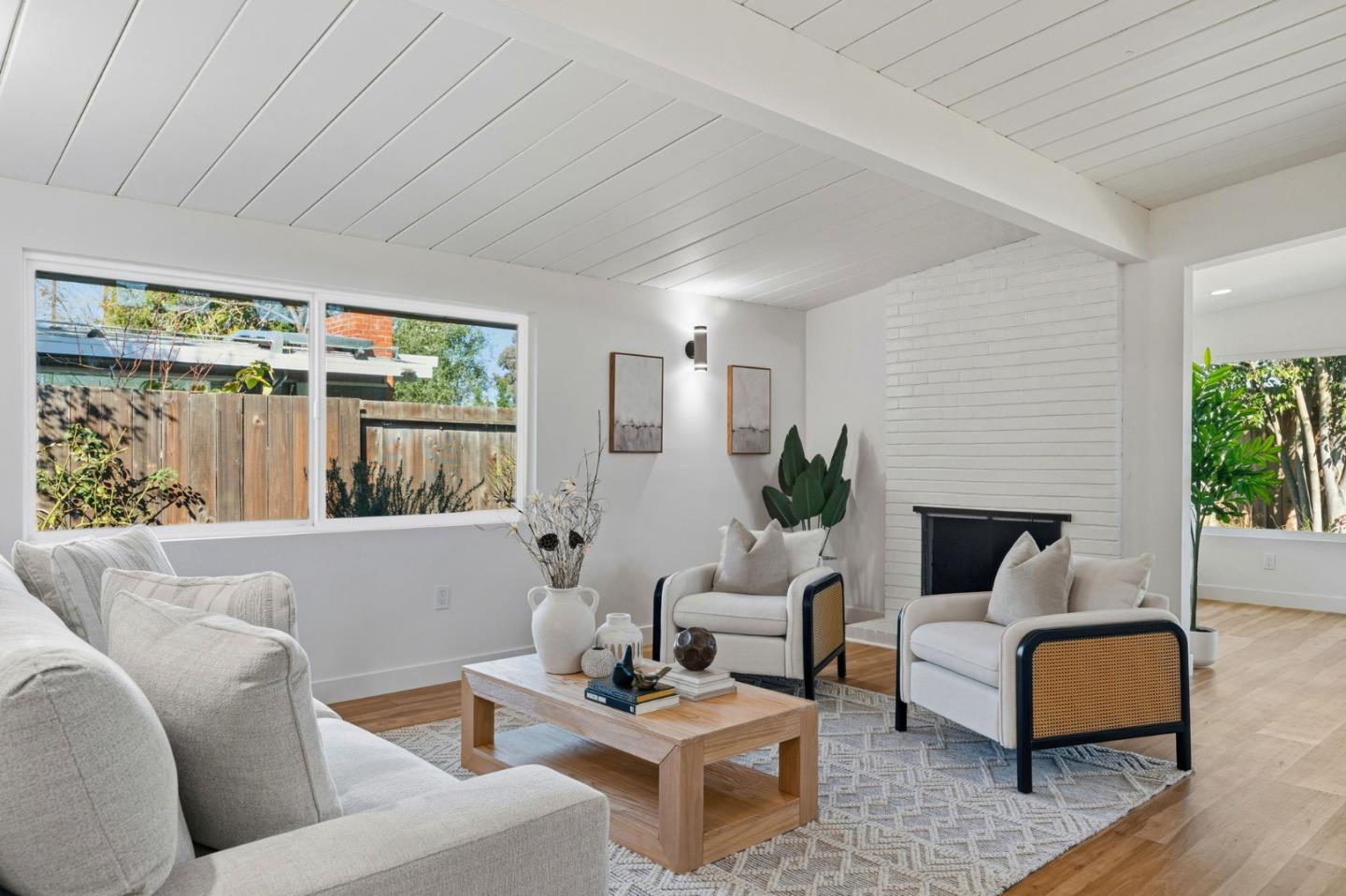 Detail Gallery Image 5 of 48 For 4225 Park Blvd, Palo Alto,  CA 94306 - 4 Beds | 2 Baths