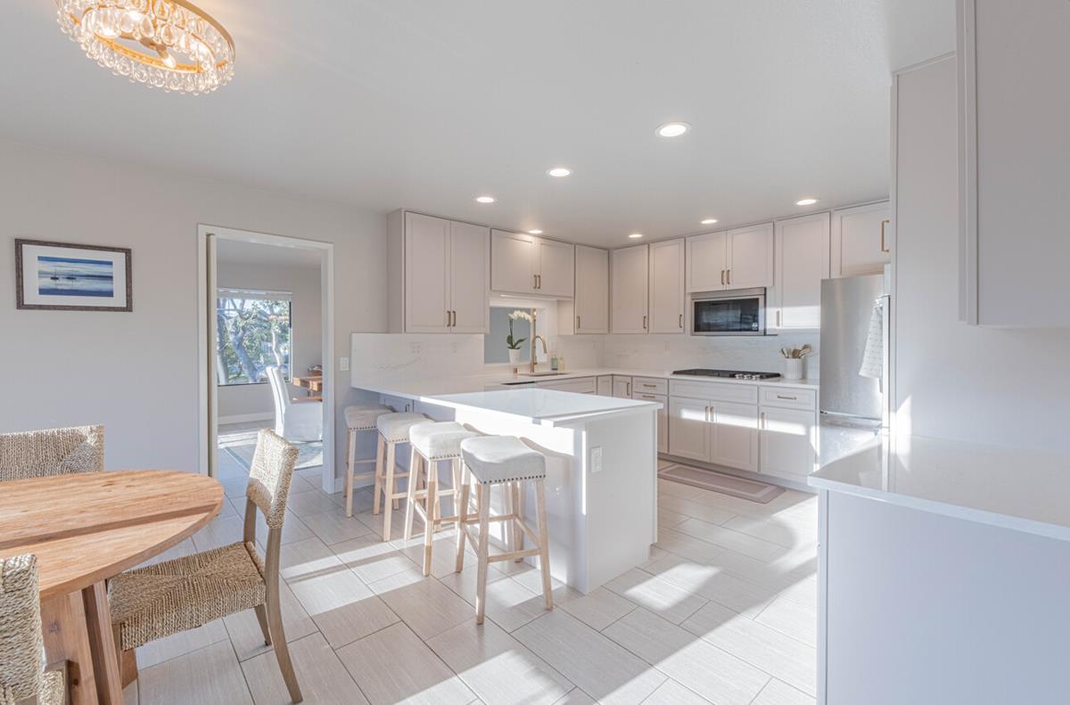 Detail Gallery Image 17 of 59 For 22 Deer Forest Dr, Monterey,  CA 93940 - 4 Beds | 2/1 Baths