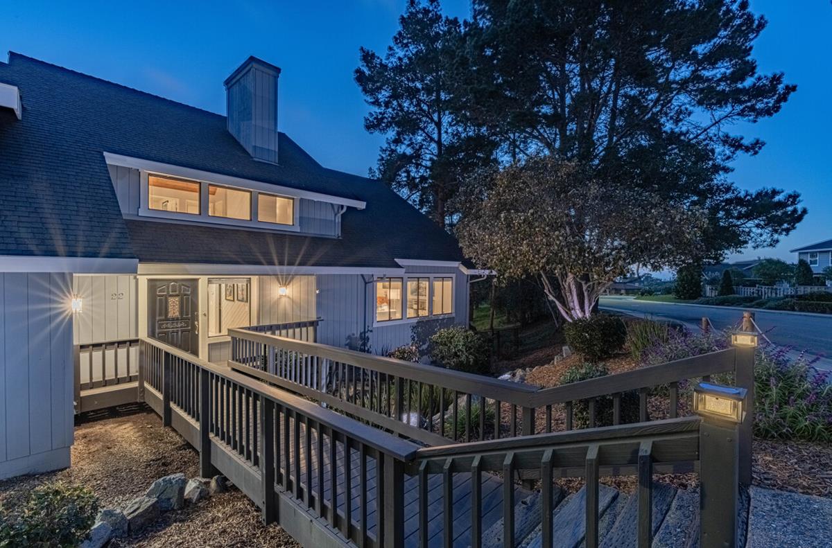 Detail Gallery Image 5 of 59 For 22 Deer Forest Dr, Monterey,  CA 93940 - 4 Beds | 2/1 Baths