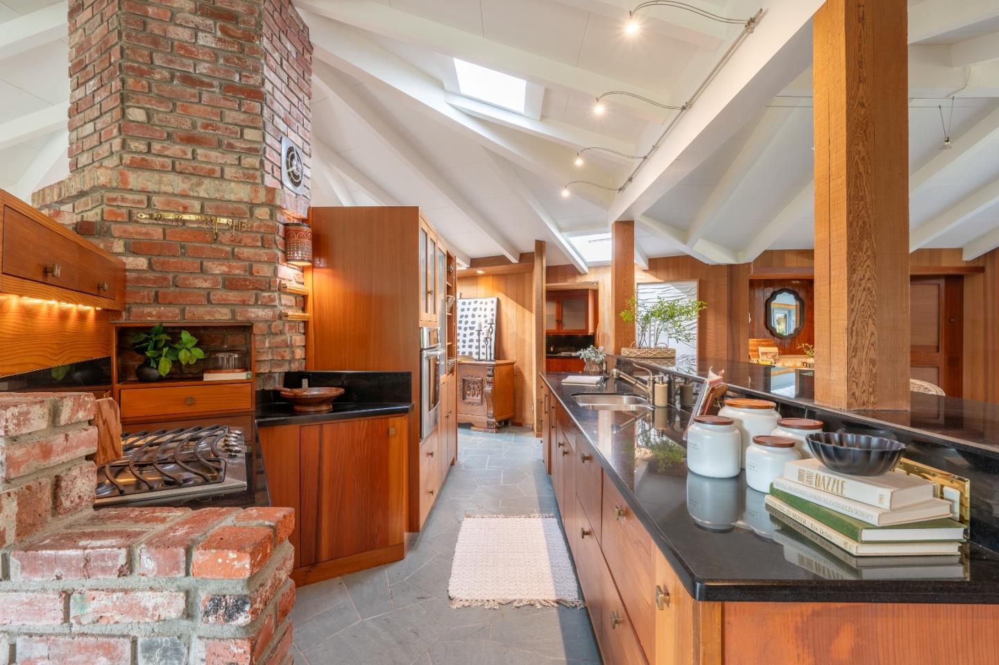 Detail Gallery Image 16 of 55 For 9 Story Road, Carmel Valley,  CA 93924 - 2 Beds | 2/1 Baths