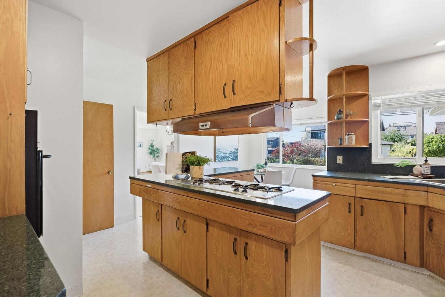 Detail Gallery Image 20 of 49 For 140 Monterey St, Santa Cruz,  CA 95060 - 3 Beds | 2 Baths
