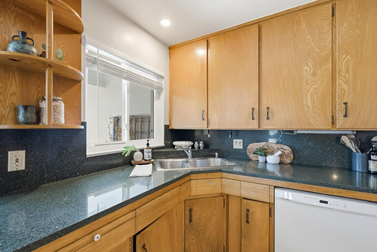 Detail Gallery Image 23 of 49 For 140 Monterey St, Santa Cruz,  CA 95060 - 3 Beds | 2 Baths