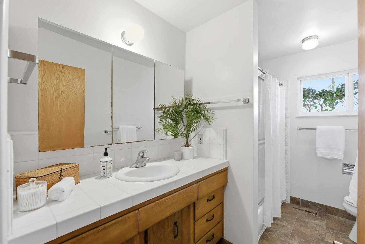 Detail Gallery Image 28 of 49 For 140 Monterey St, Santa Cruz,  CA 95060 - 3 Beds | 2 Baths