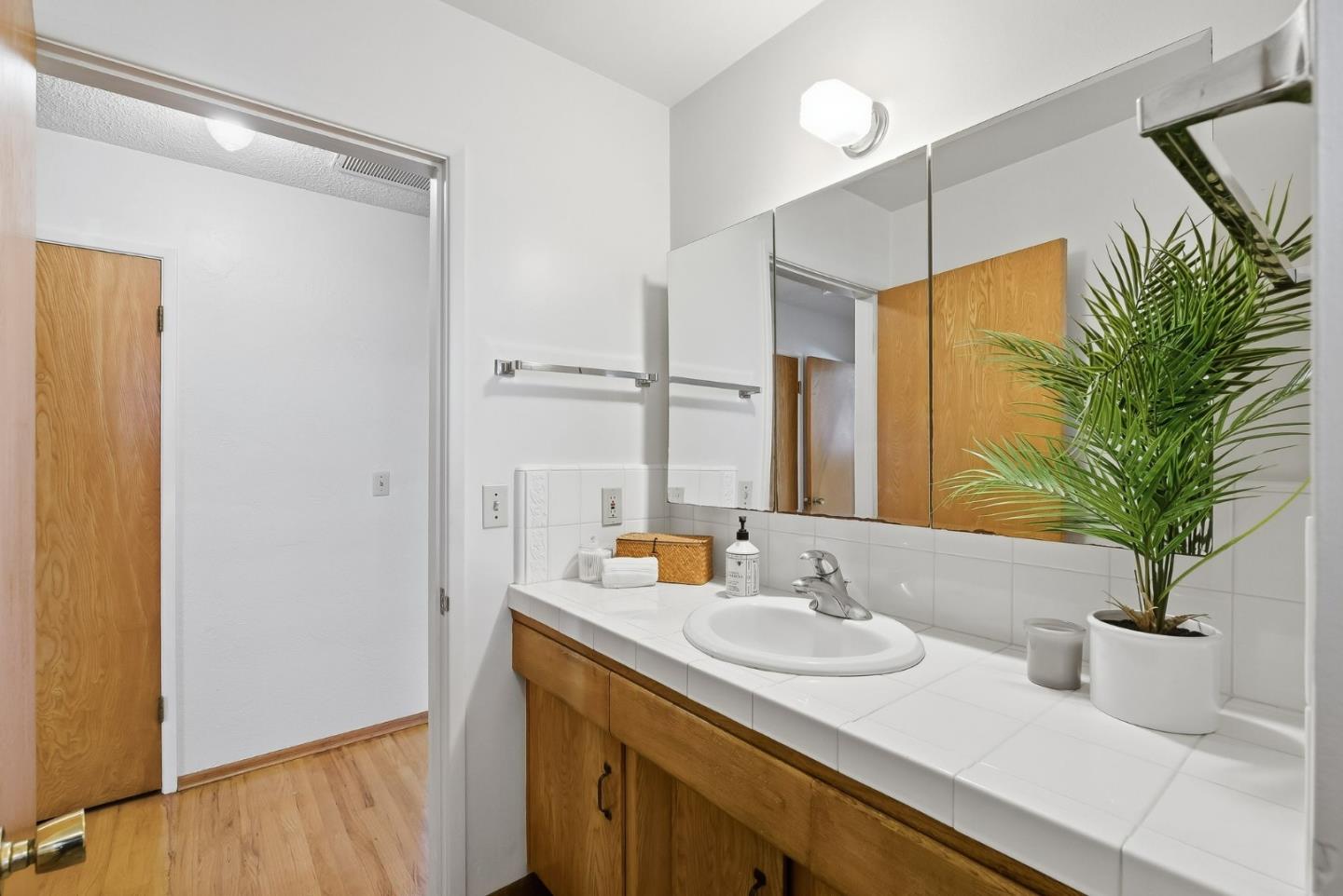 Detail Gallery Image 29 of 49 For 140 Monterey St, Santa Cruz,  CA 95060 - 3 Beds | 2 Baths