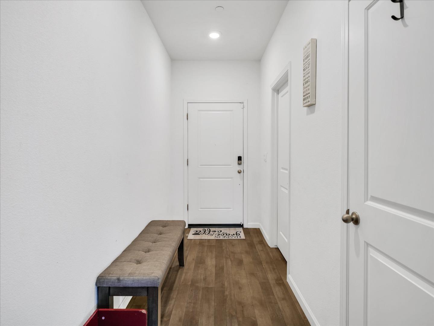 Detail Gallery Image 10 of 53 For 1415 Crimson Ln, Manteca,  CA 95336 - 4 Beds | 2/1 Baths