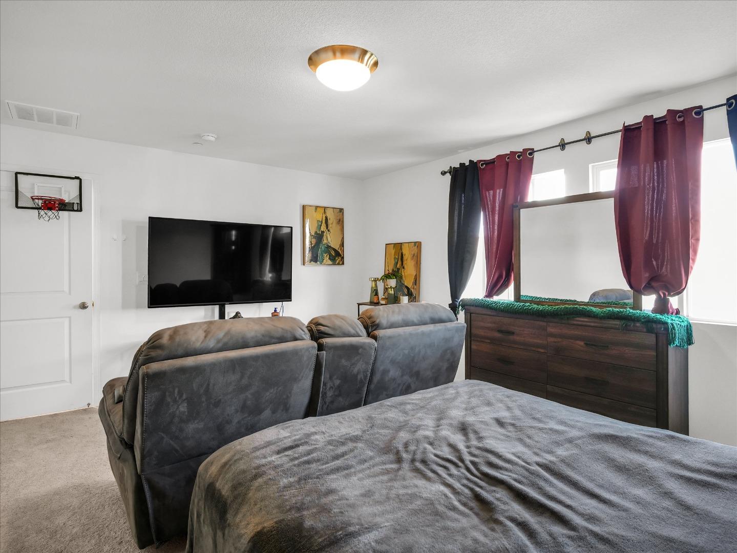 Detail Gallery Image 25 of 53 For 1415 Crimson Ln, Manteca,  CA 95336 - 4 Beds | 2/1 Baths