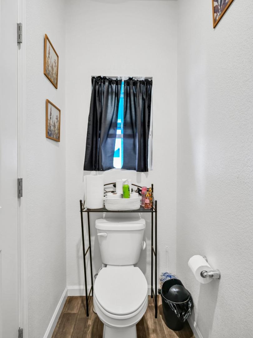 Detail Gallery Image 33 of 53 For 1415 Crimson Ln, Manteca,  CA 95336 - 4 Beds | 2/1 Baths