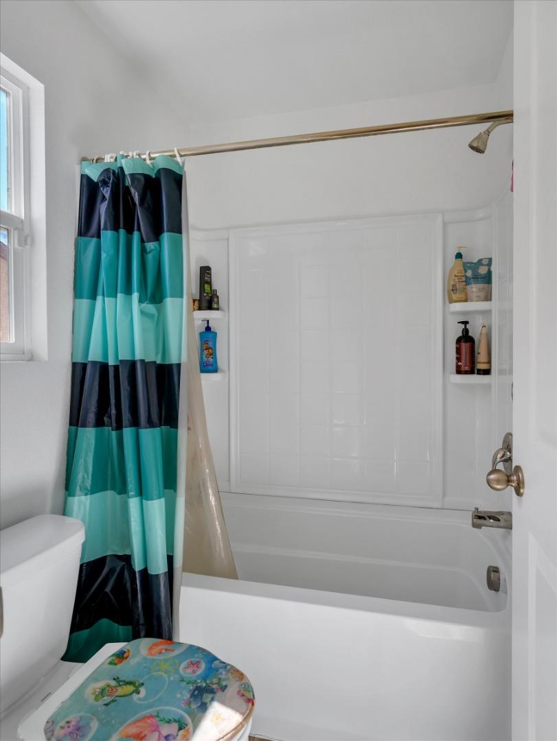 Detail Gallery Image 38 of 53 For 1415 Crimson Ln, Manteca,  CA 95336 - 4 Beds | 2/1 Baths