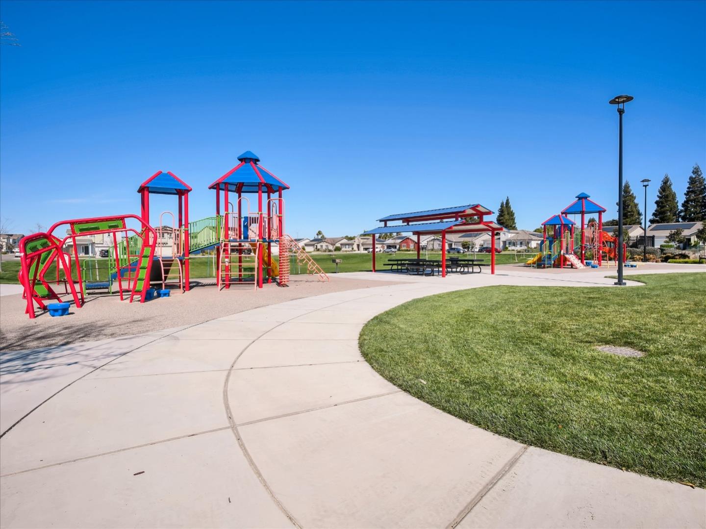 Detail Gallery Image 48 of 53 For 1415 Crimson Ln, Manteca,  CA 95336 - 4 Beds | 2/1 Baths