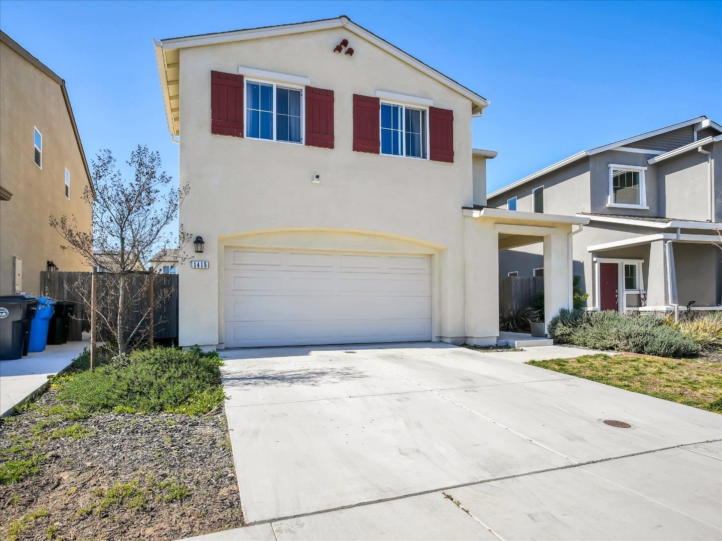 Detail Gallery Image 5 of 53 For 1415 Crimson Ln, Manteca,  CA 95336 - 4 Beds | 2/1 Baths