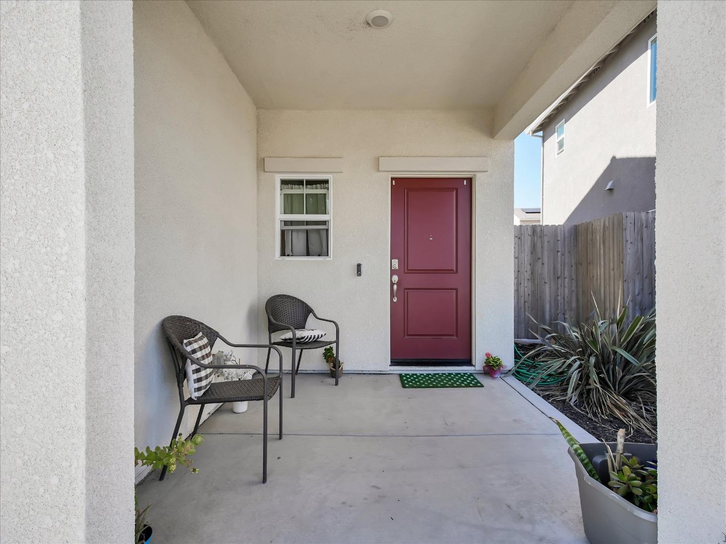 Detail Gallery Image 8 of 53 For 1415 Crimson Ln, Manteca,  CA 95336 - 4 Beds | 2/1 Baths
