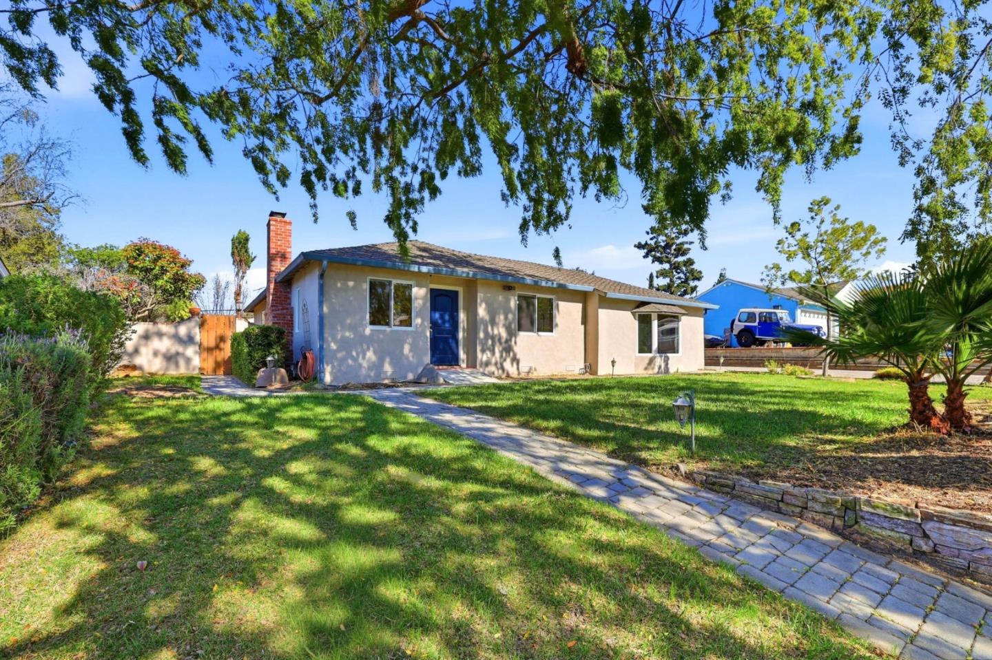 Detail Gallery Image 4 of 60 For 22141 Wallace Dr, Cupertino,  CA 95014 - 3 Beds | 2 Baths