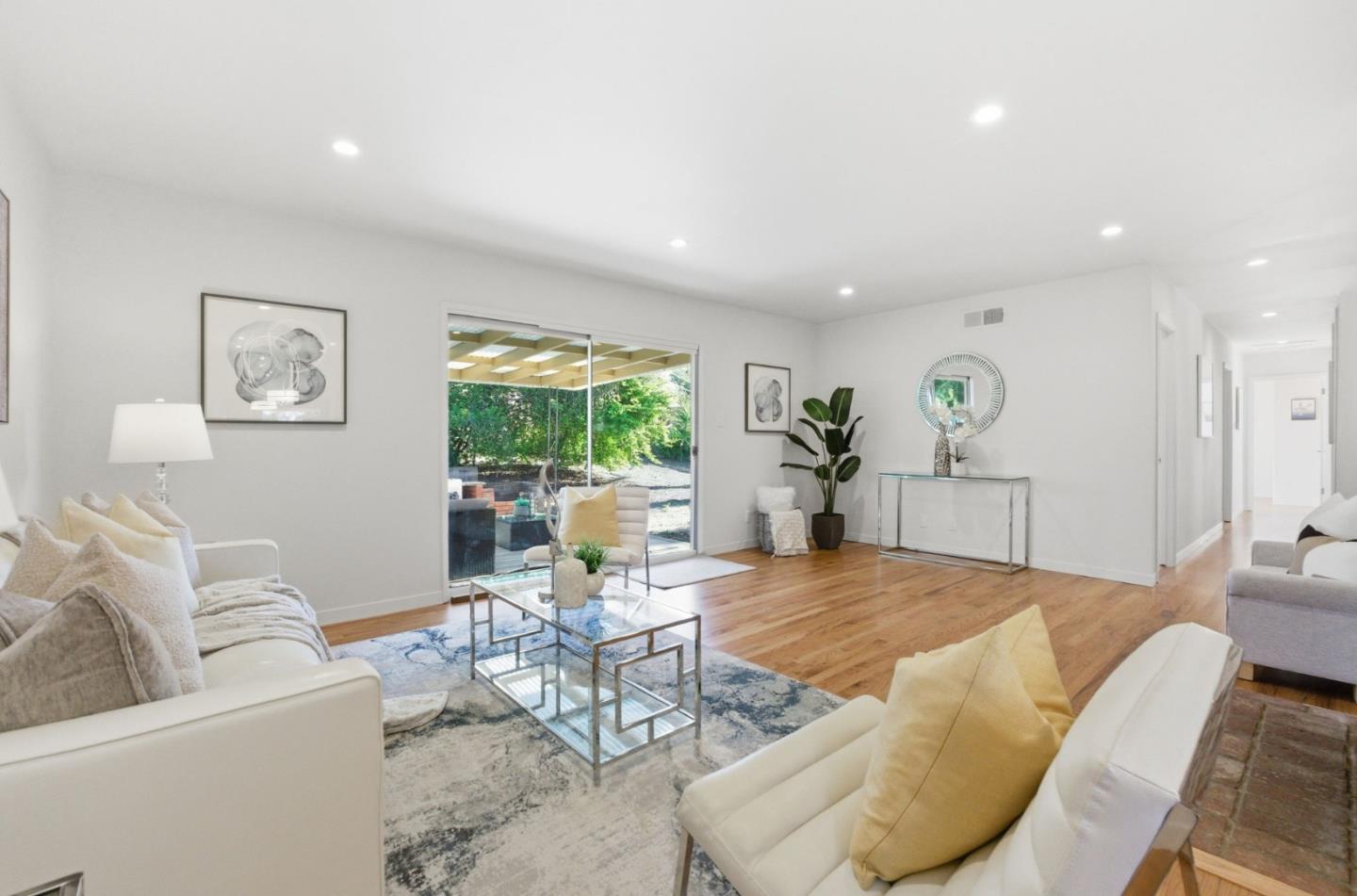 Detail Gallery Image 11 of 25 For 145 Holly Hill Way, Los Gatos,  CA 95032 - 4 Beds | 2 Baths