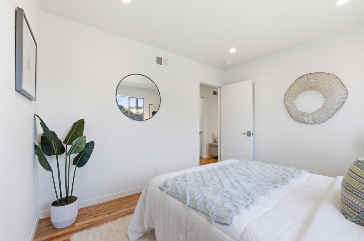 Detail Gallery Image 21 of 25 For 145 Holly Hill Way, Los Gatos,  CA 95032 - 4 Beds | 2 Baths