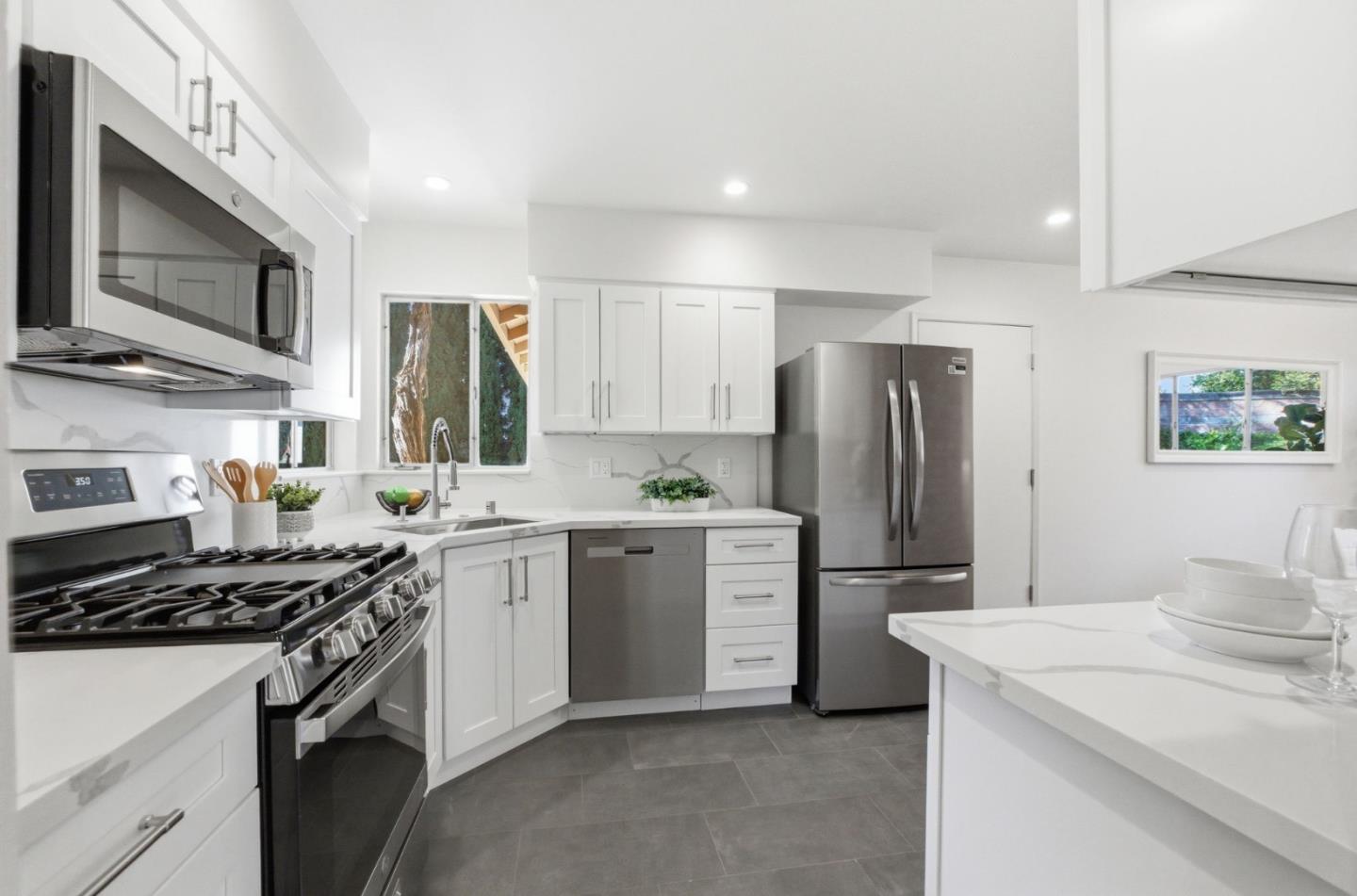 Detail Gallery Image 6 of 25 For 145 Holly Hill Way, Los Gatos,  CA 95032 - 4 Beds | 2 Baths