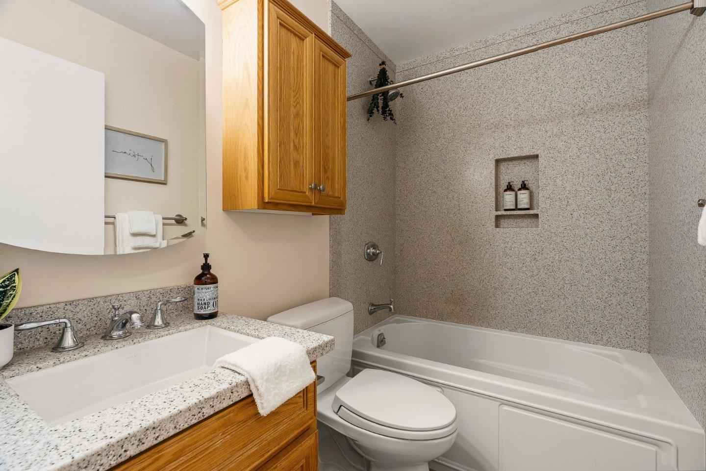 Detail Gallery Image 13 of 34 For 1100 Glacier Ave, Pacifica,  CA 94044 - 3 Beds | 2/1 Baths