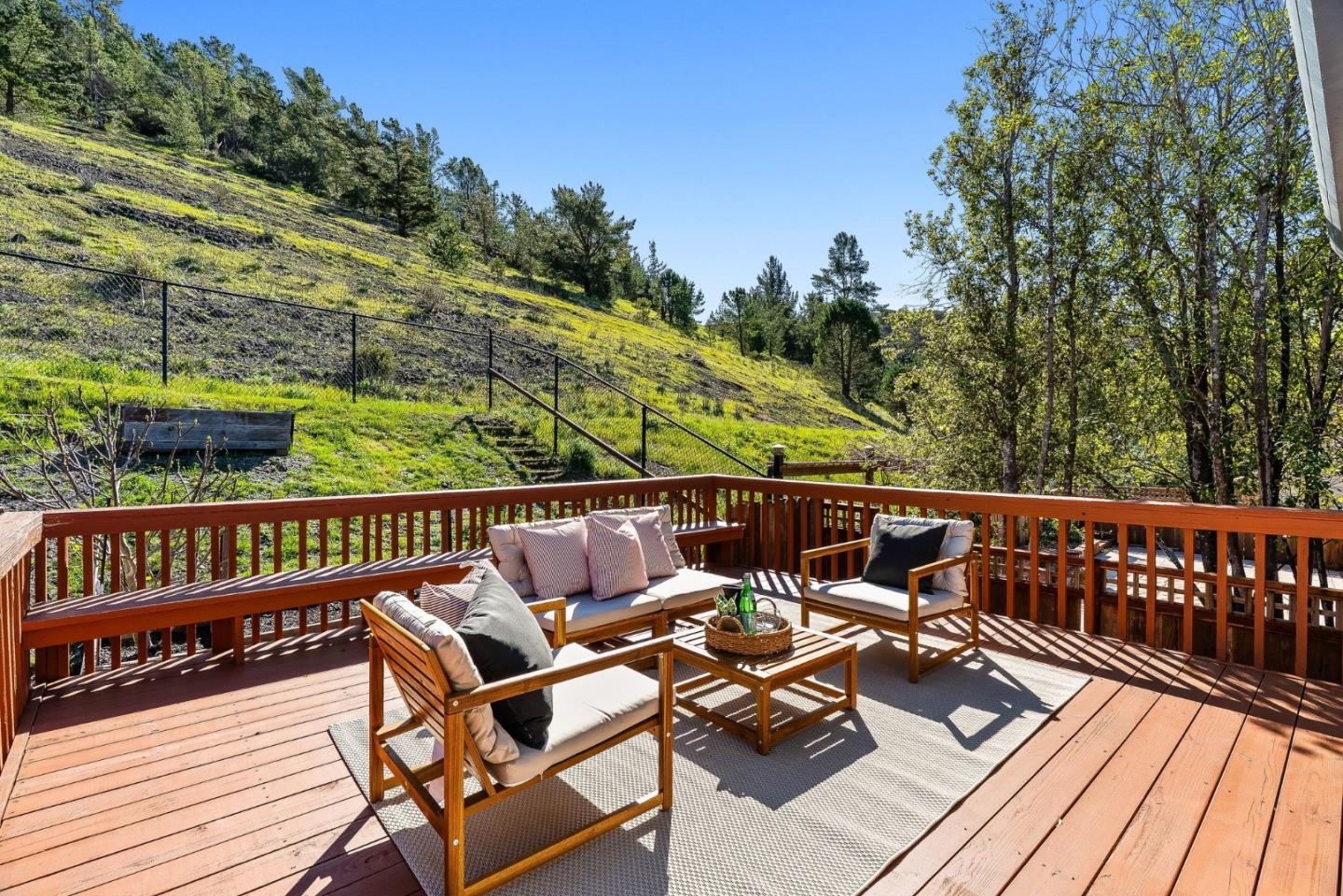 Detail Gallery Image 17 of 34 For 1100 Glacier Ave, Pacifica,  CA 94044 - 3 Beds | 2/1 Baths