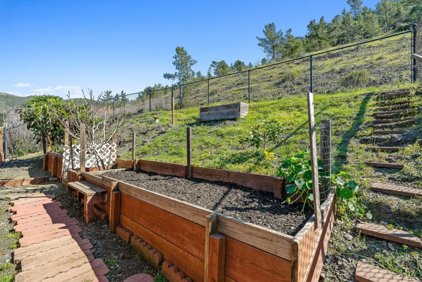 Detail Gallery Image 18 of 34 For 1100 Glacier Ave, Pacifica,  CA 94044 - 3 Beds | 2/1 Baths